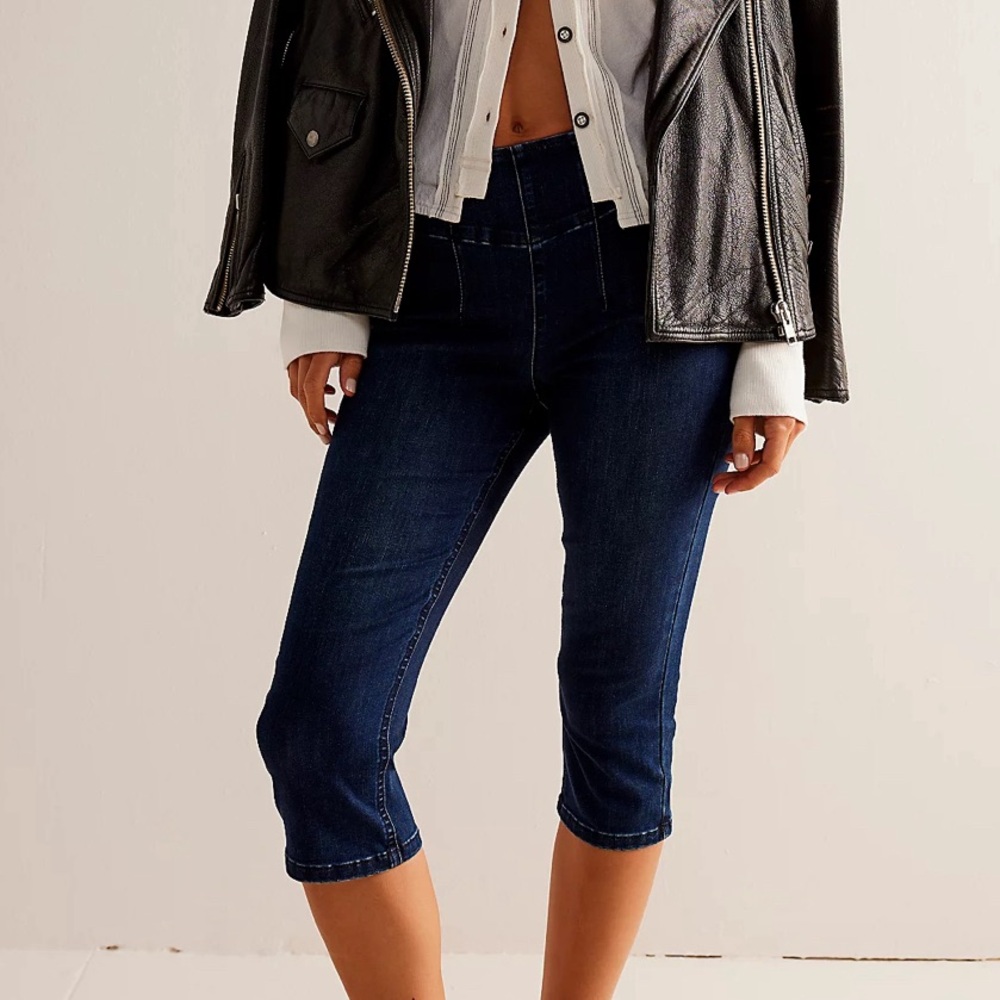 We the Free Carousel Pull-On Capri Jeans